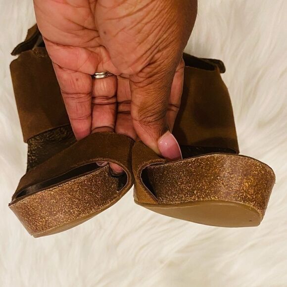 Pedro Garcia 'Pixie' Brown Suede Slingback Heels - Picture 6 of 8